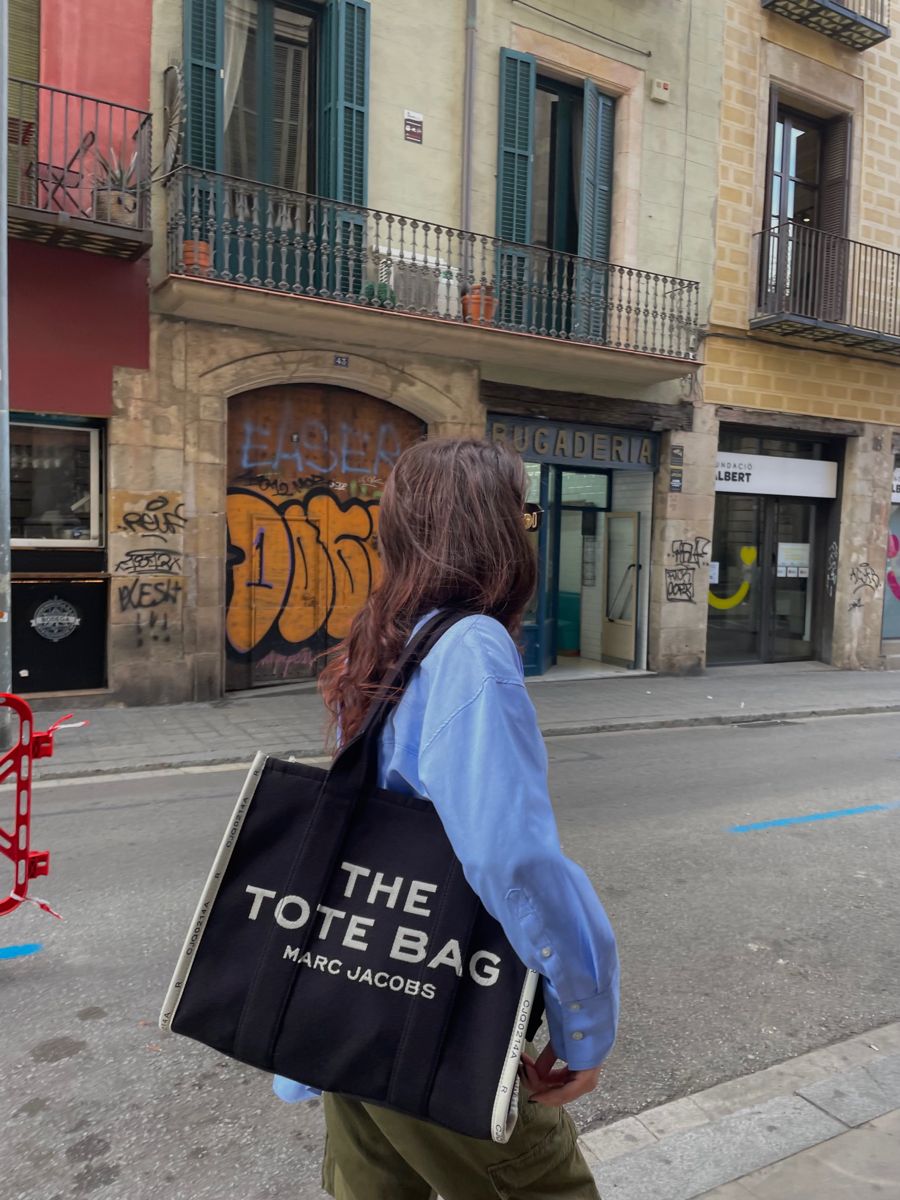 TOTE BAGS