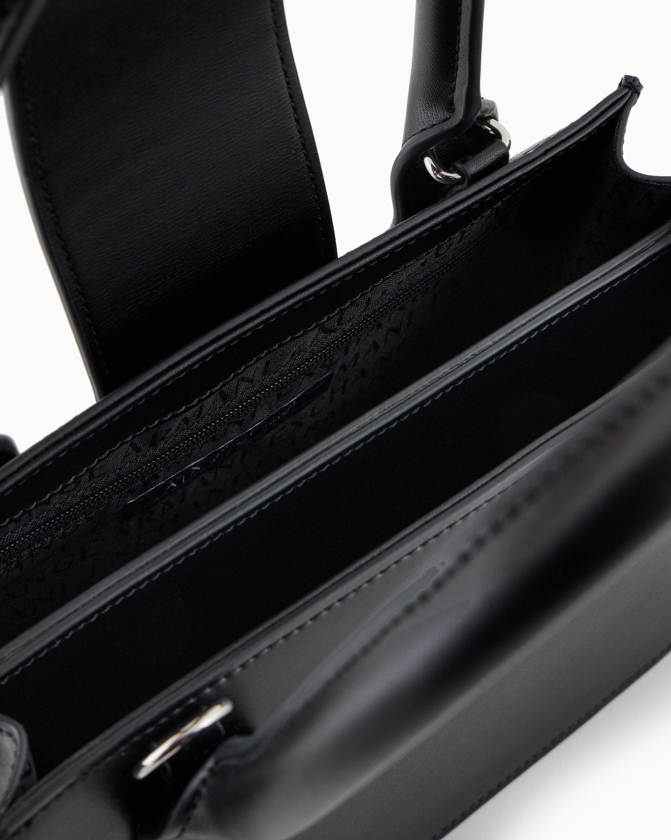 Tote bag in coated fabric                   (Armani Exchange)