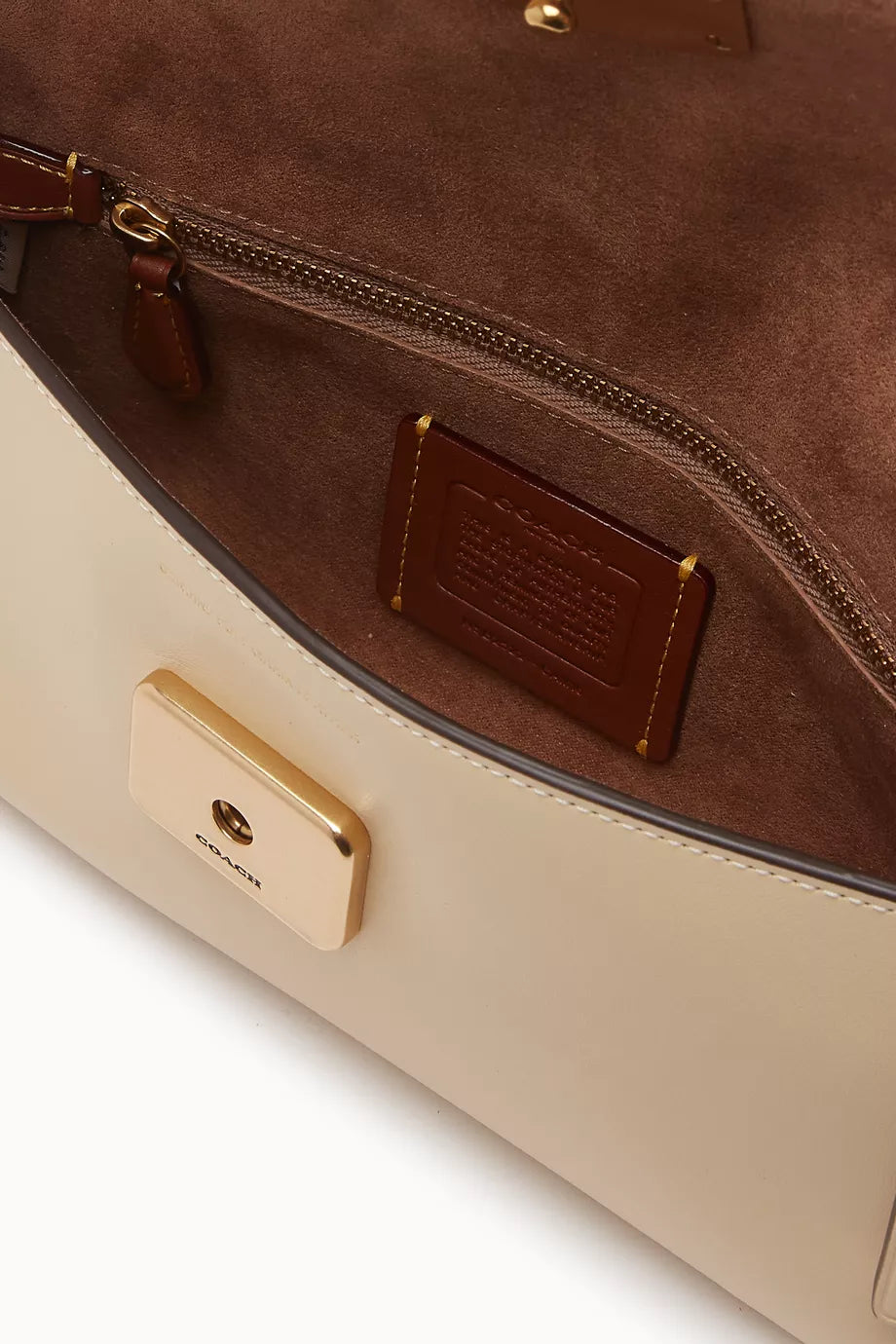 Jet Shoulder Bag

Yellow color