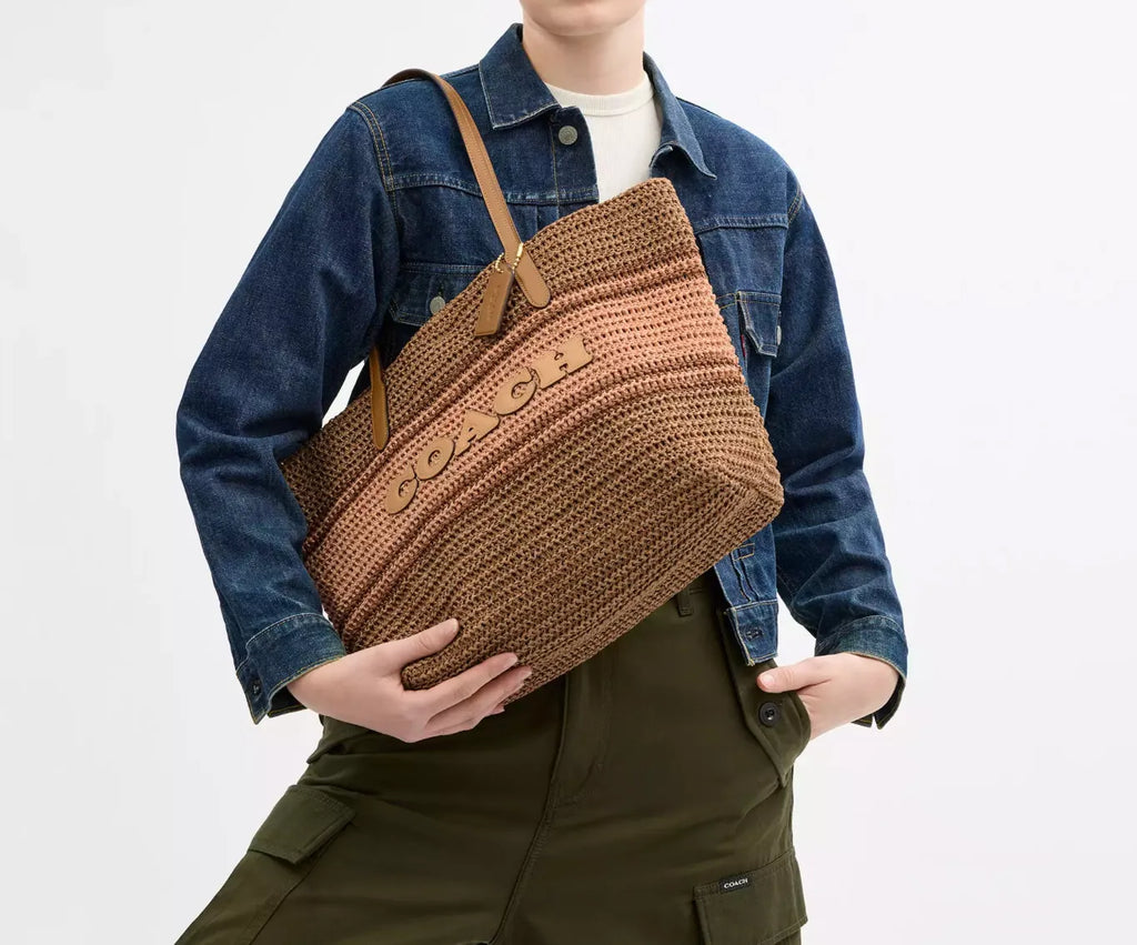 City coach straw bag